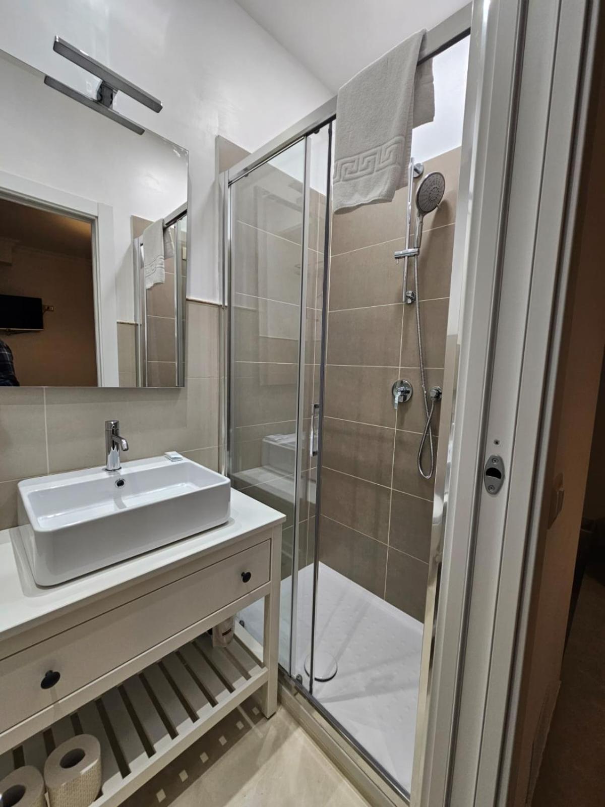 Be Your Home - Stendardi'S House Rome Bagian luar foto